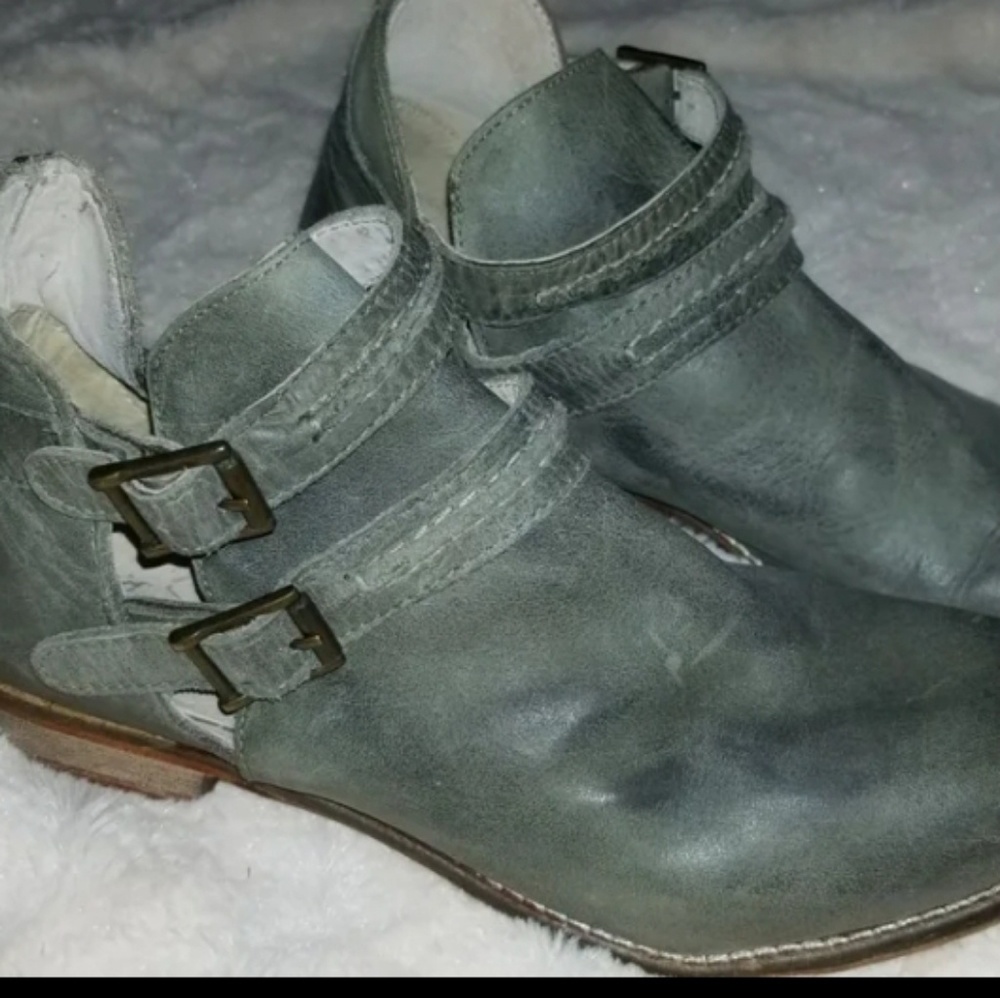 Free People like new distress boots
